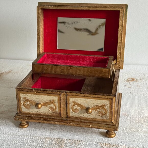 Vintage Florentine Style Gold Gilded Jewelry Box - Picture 7 of 11